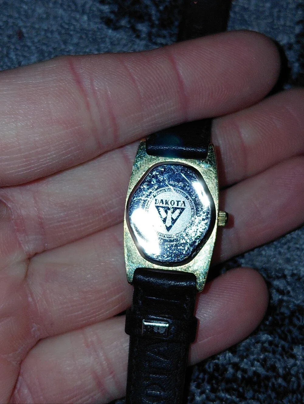 Vintage Dakota Women’s Quartz Watch Gold Tone Black Dial Gem Accent Leather CC
